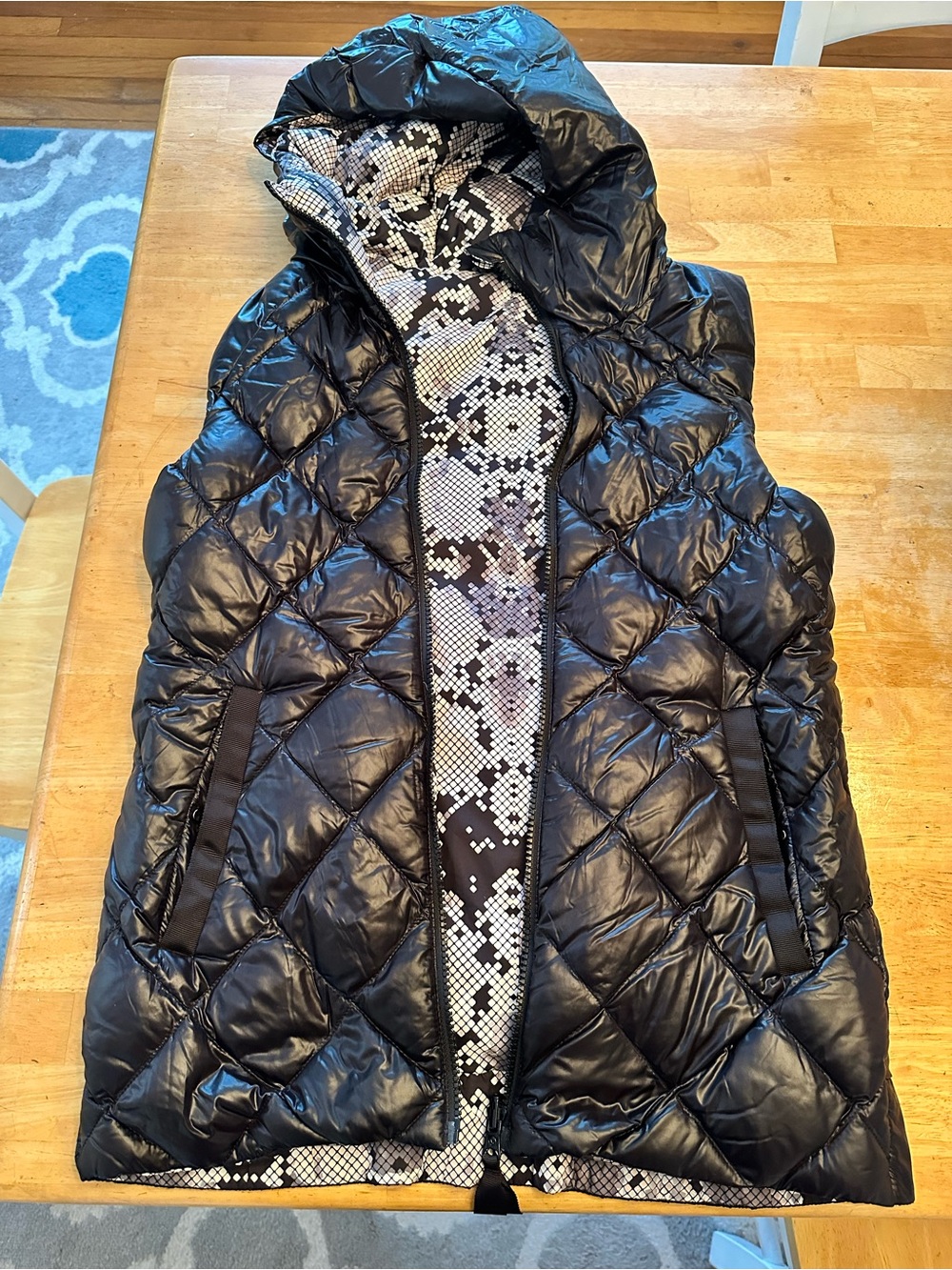 Lululemon reversible puffer vest size 6